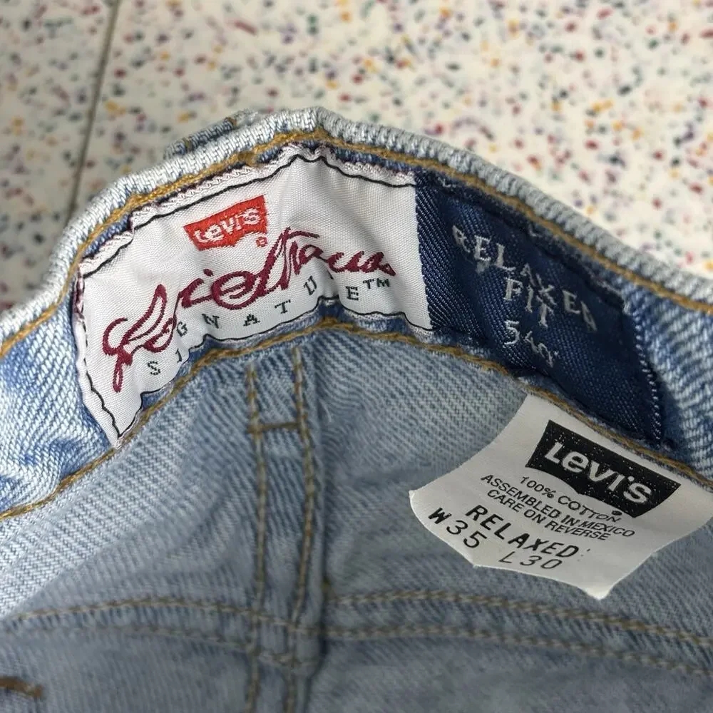 Vintage 90’s LEVI 540 Orange Tab Relaxed Fit Men’s Light Blue Denim Jeans 35x30